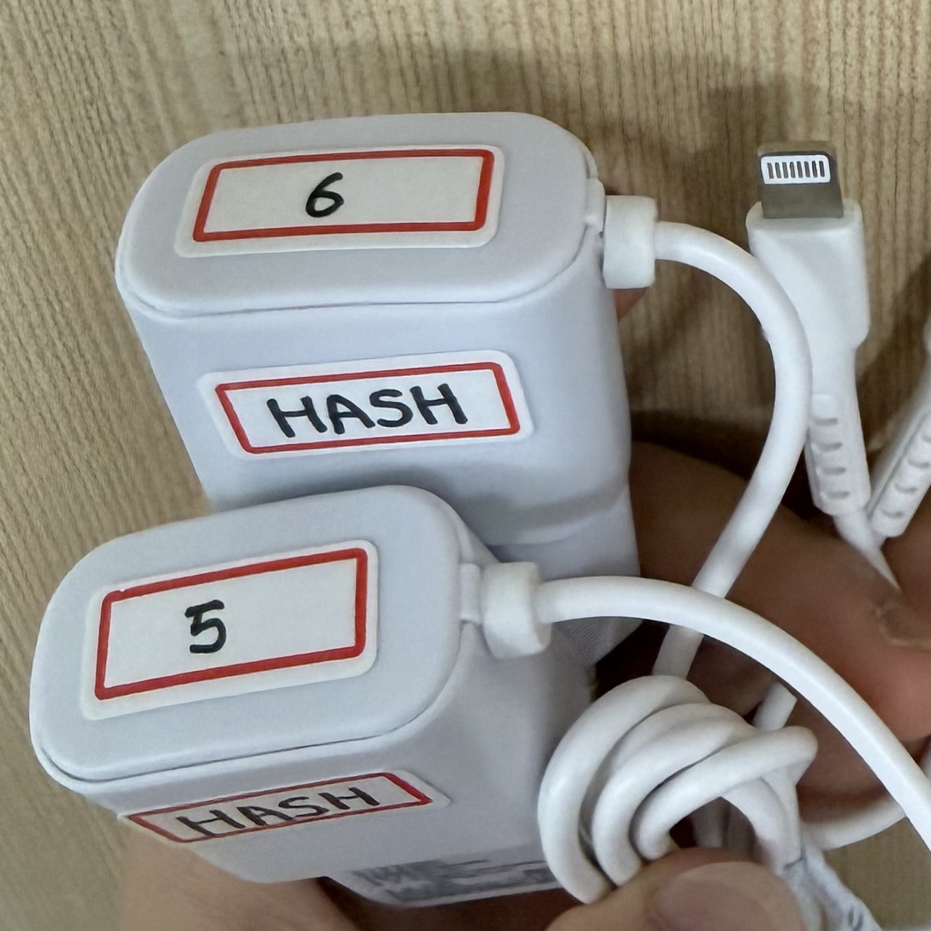 충전기 (8핀) 5번